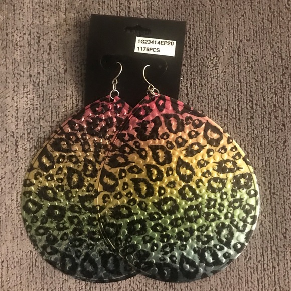 Extreme Earrings! Yaaas! - Picture 2 of 6